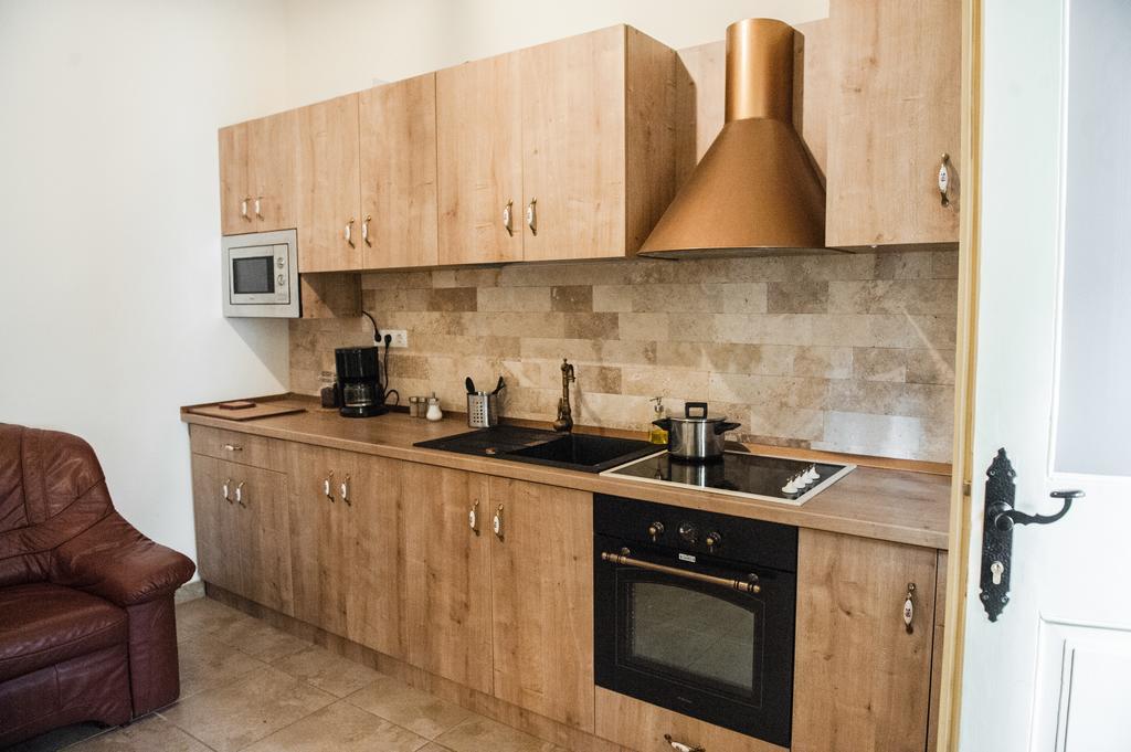 Brukenthal Central Apartments Сибиу Номер фото