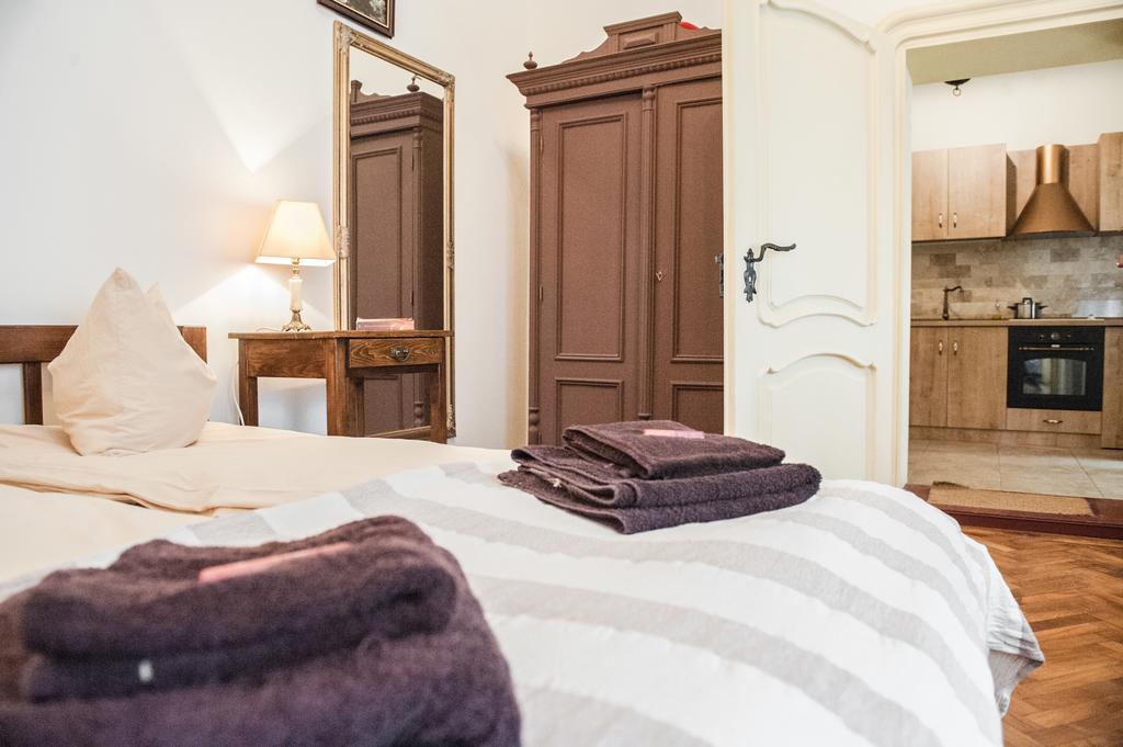 Brukenthal Central Apartments Сибиу Номер фото