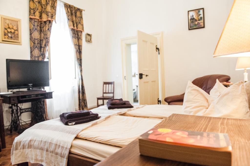 Brukenthal Central Apartments Сибиу Экстерьер фото