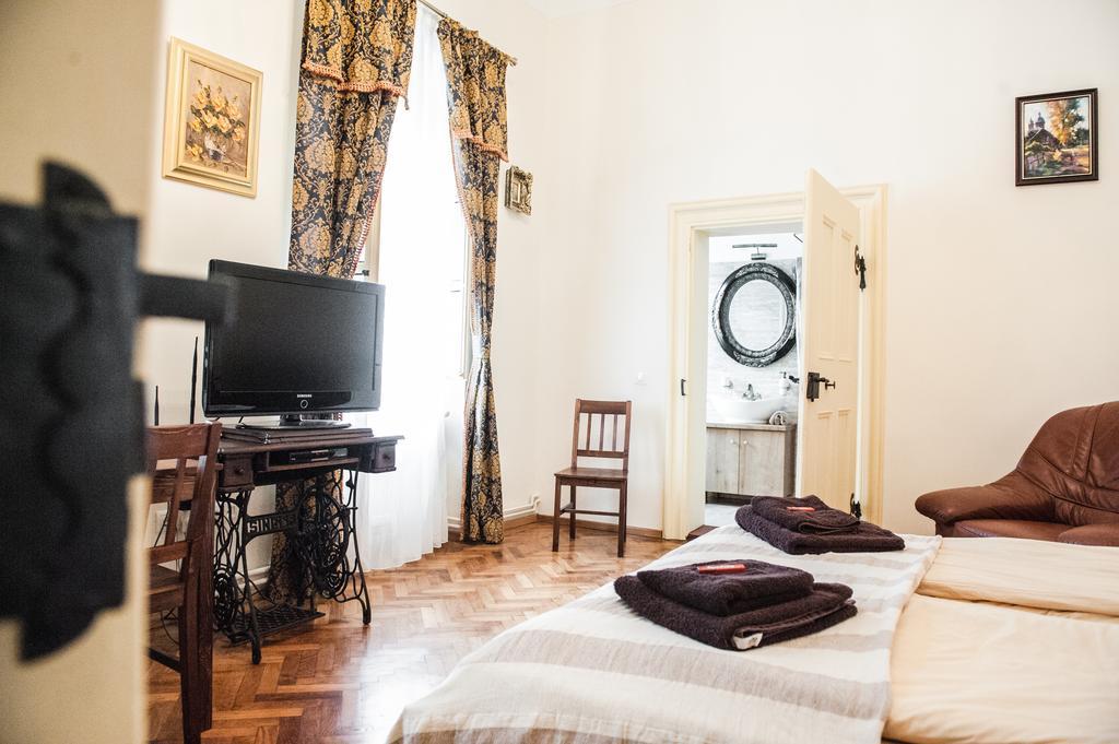 Brukenthal Central Apartments Сибиу Экстерьер фото