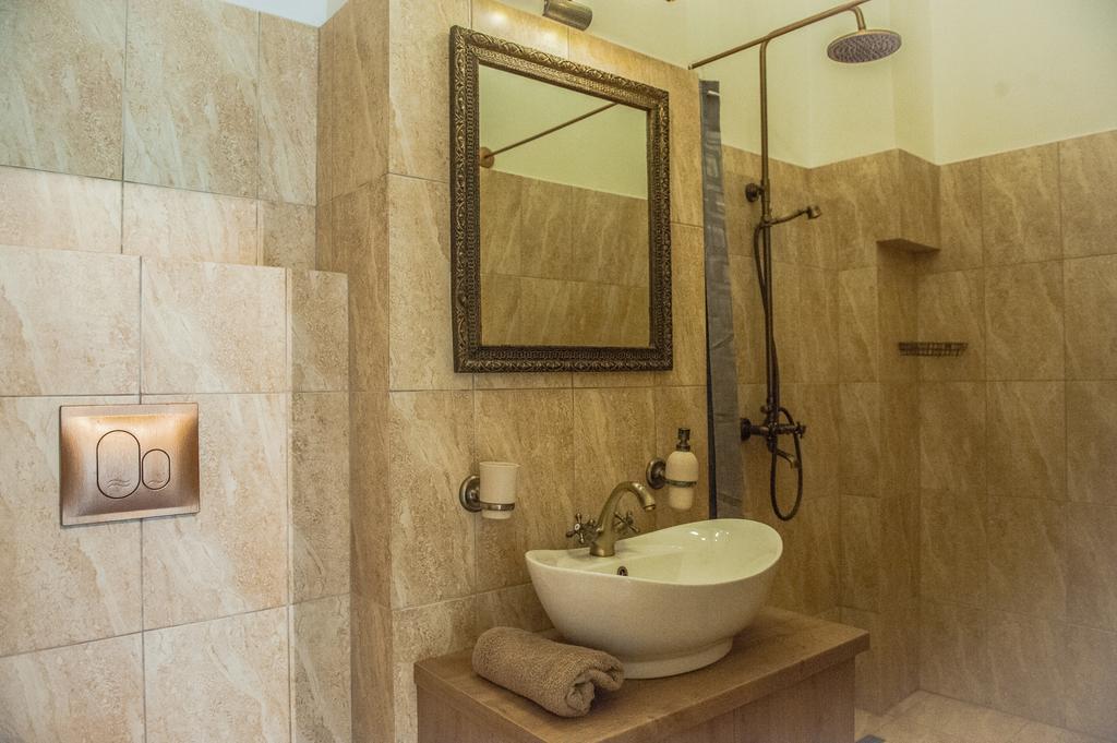 Brukenthal Central Apartments Сибиу Номер фото