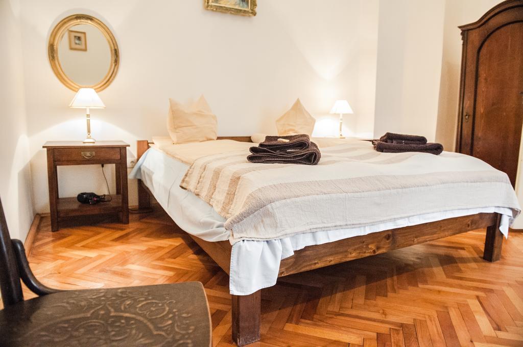 Brukenthal Central Apartments Сибиу Номер фото